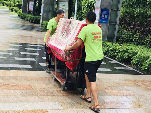 钢琴搬运