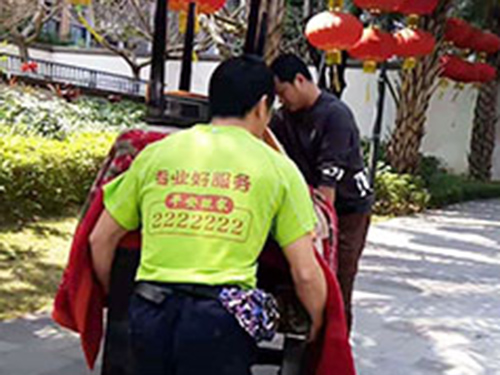 钢琴搬运
